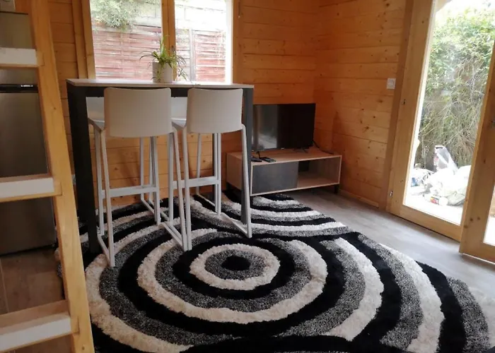 Le Petit Chalet de Nîmes Shantay Youstay